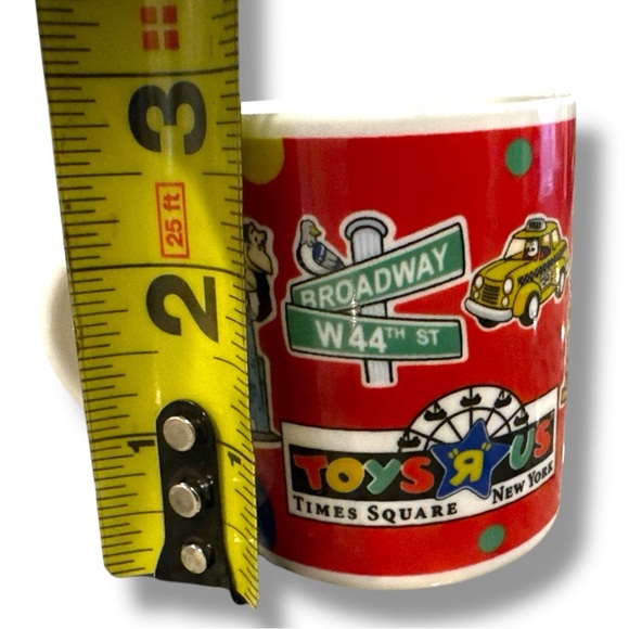 Toys “R” Us Times Square NYC Souvenir Mug – Laura - Picture 4 of 6
